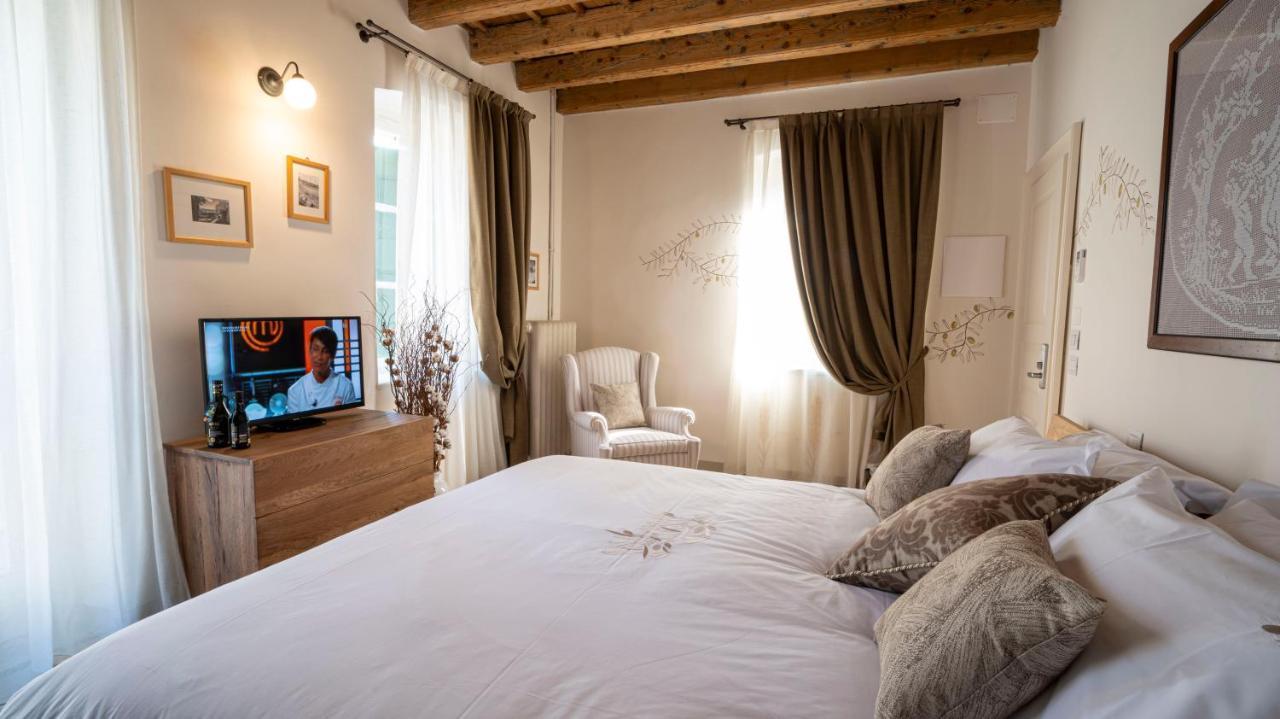 Locanda Dell'Oleificio Mezzane di Sotto Zewnętrze zdjęcie